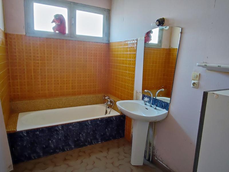 Maison - 180 m² - 8 pièces