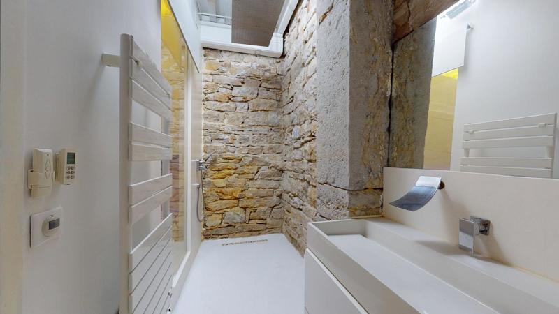 Appartement - 83 m² - 2 pièces