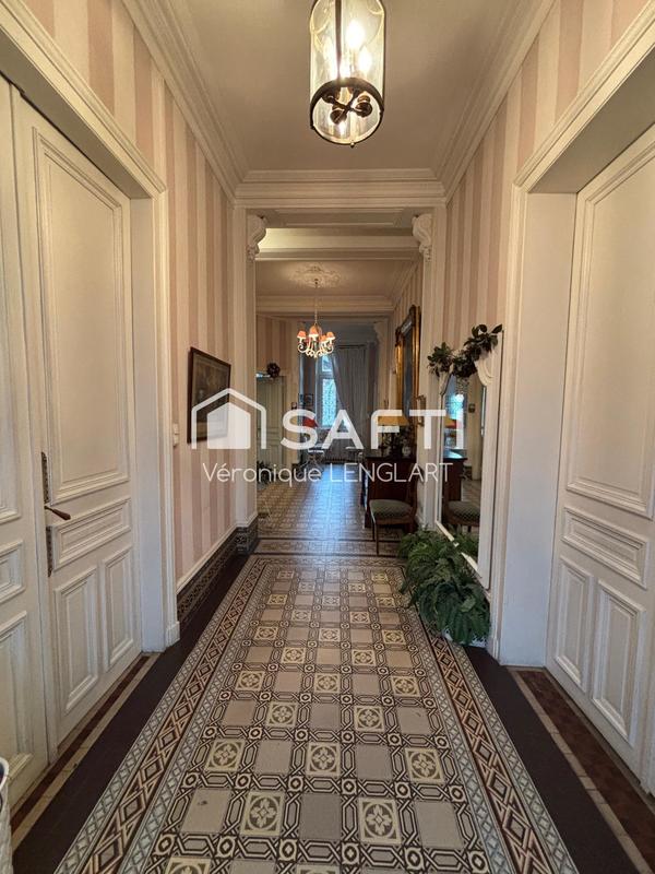 Maison - 353 m² - 10 pièces