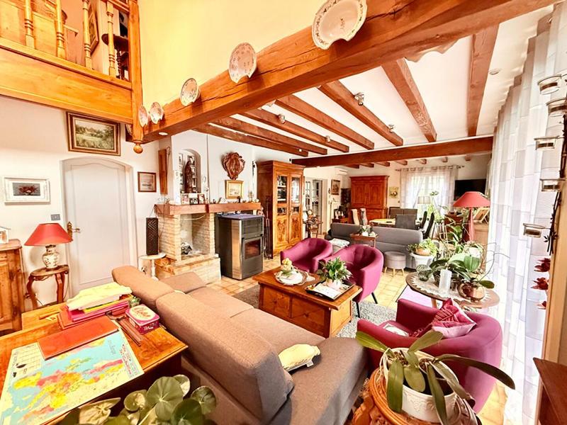 Maison - 250 m² - 10 pièces