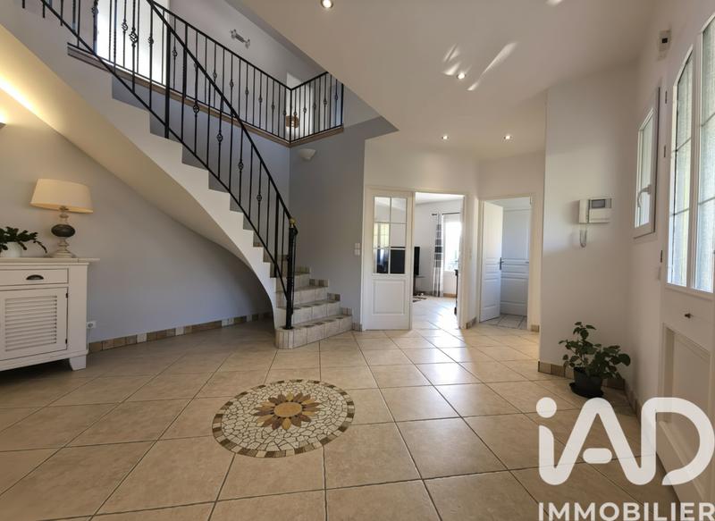 Maison - 224 m² - 8 pièces
