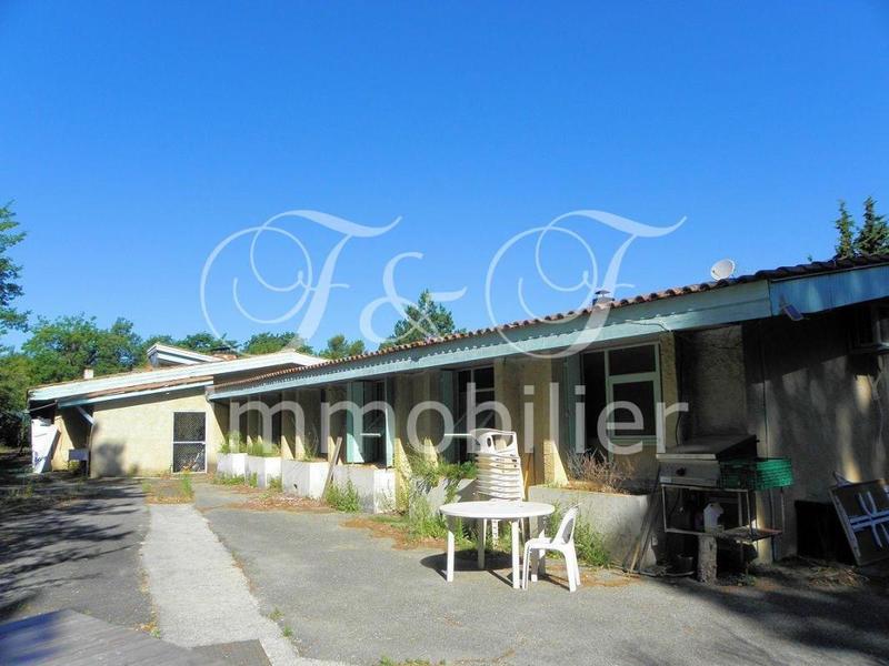 Propriété - 3 000 m²