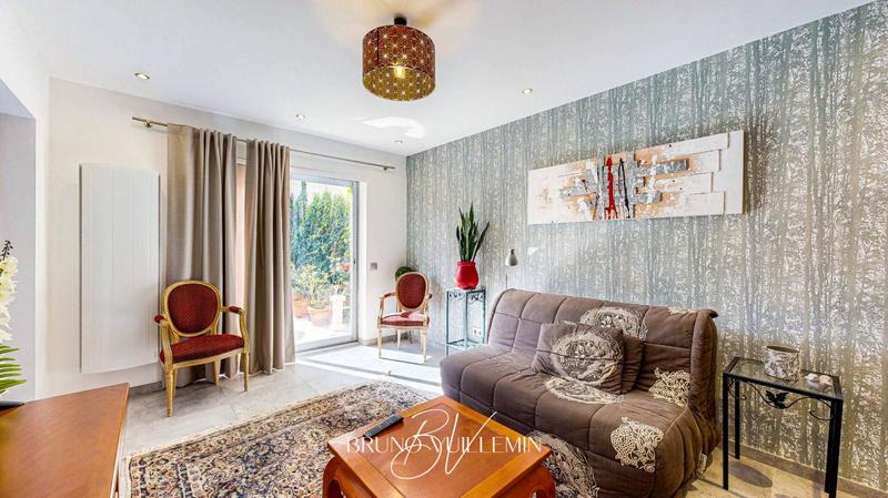 Demeure - 439 m² - 18 pièces