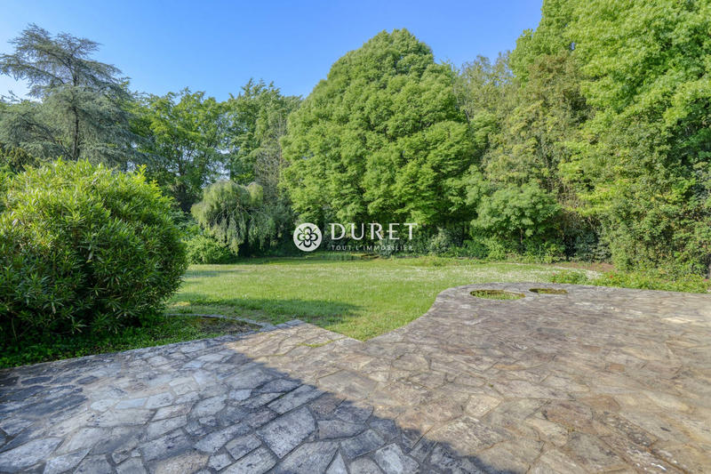 Villa - 236 m² - 8 pièces