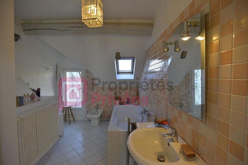 Maison - 180 m² - 9 pièces