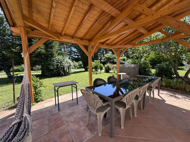 Maison - 246 m² - 8 pièces