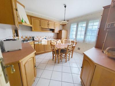 Maison - 90 m² - 5 pièces