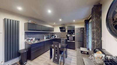 Maison - 237 m² - 9 pièces