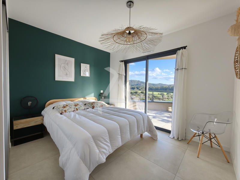 Appartement - 65 m² - 4 pièces