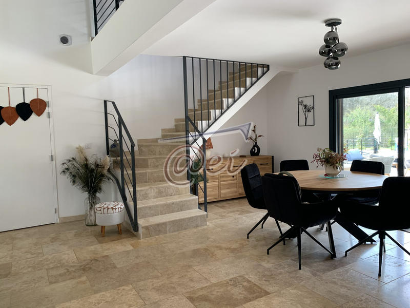 Villa - 170 m² - 6 pièces