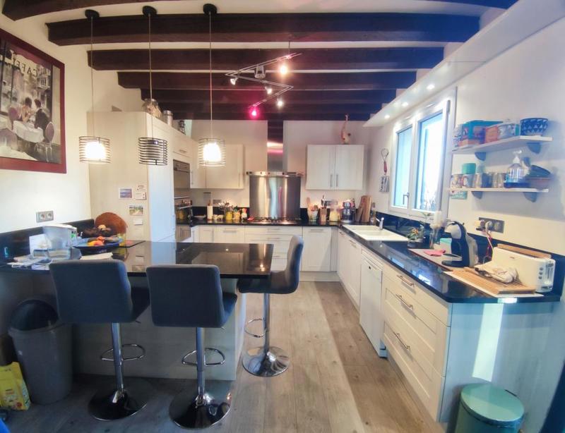 Maison - 217 m² - 7 pièces