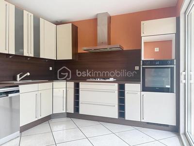 Maison traditionnelle - 150 m² - 7 pièces