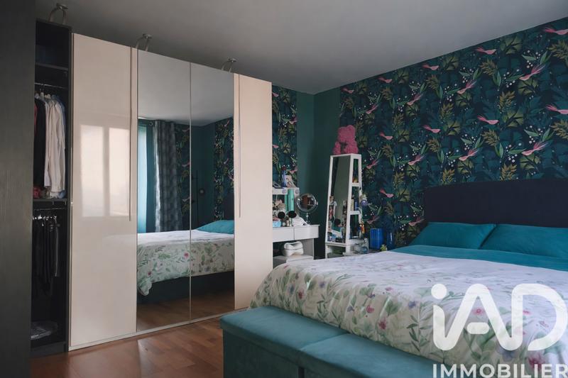 Maison - 220 m² - 8 pièces