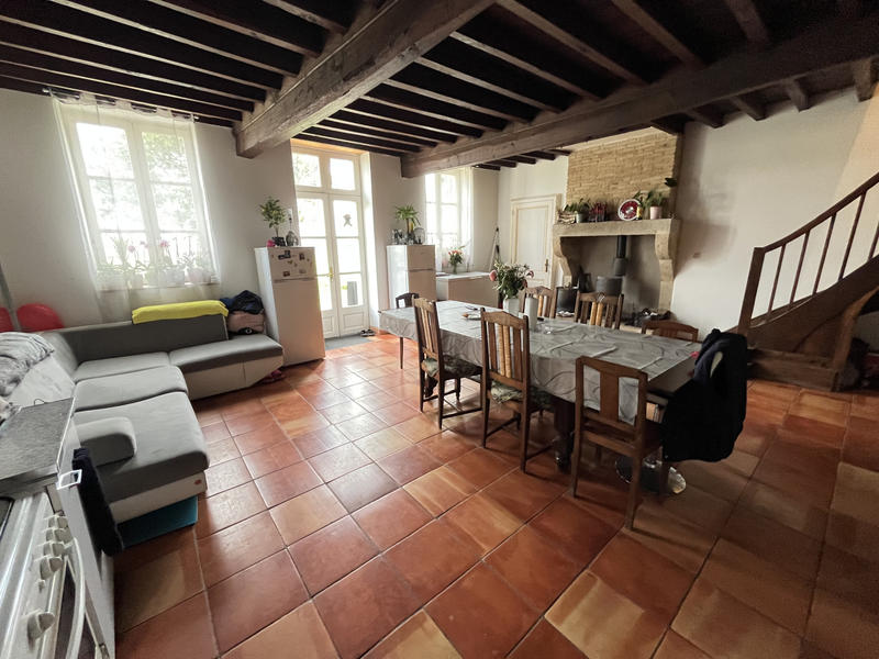 Maison - 548 m² - 12 pièces