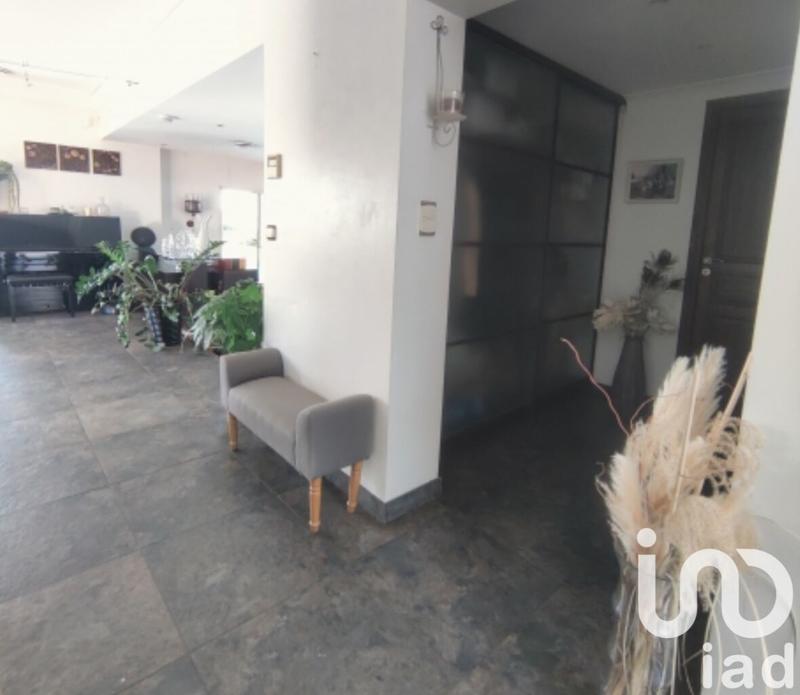 Maison - 250 m² - 8 pièces