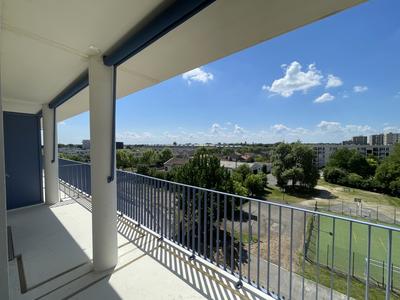 Appartement - 96 m² - 5 pièces