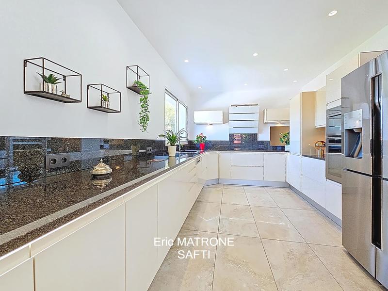 Maison - 175 m² - 6 pièces