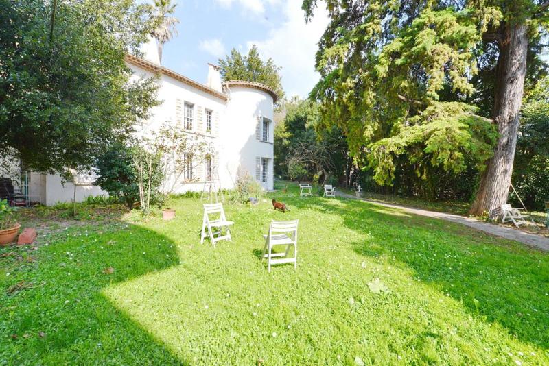 Maison - 211 m² - 6 pièces