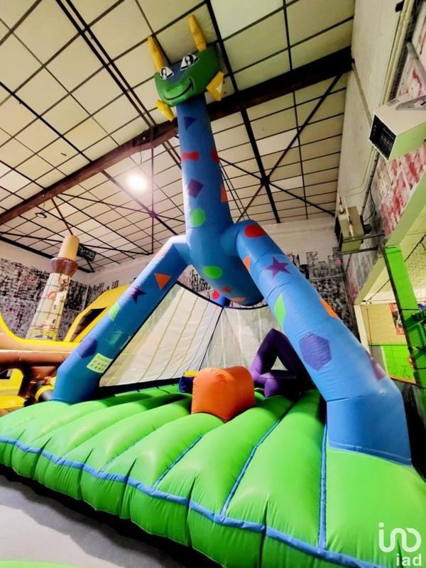 Local commercial - 1 200 m²