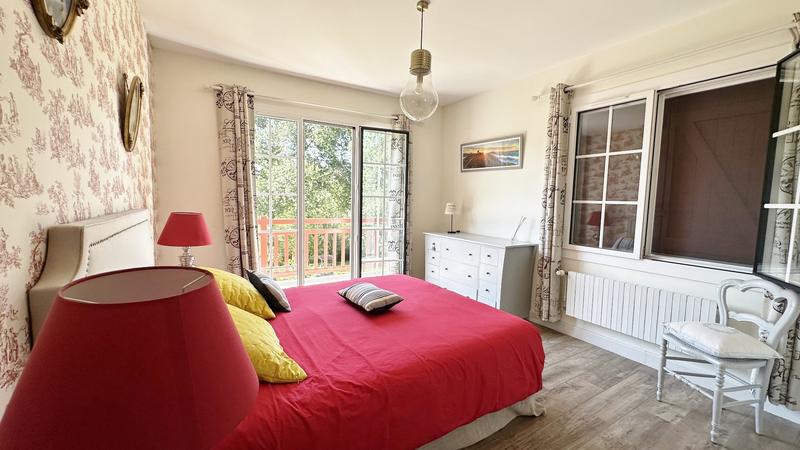 Maison - 265 m² - 7 pièces