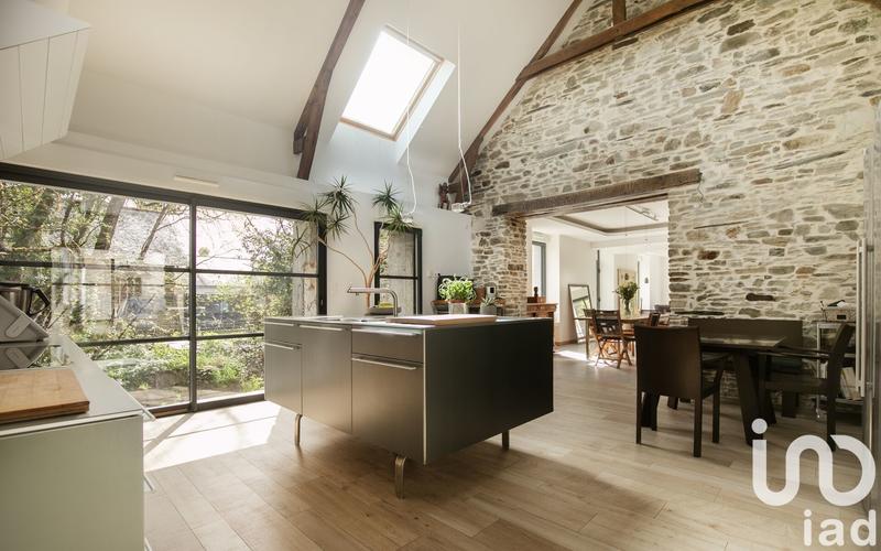 Maison - 247 m² - 8 pièces