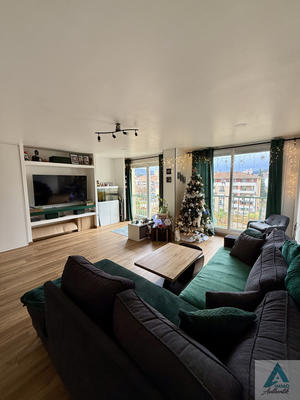 Appartement - 80 m² - 4 pièces