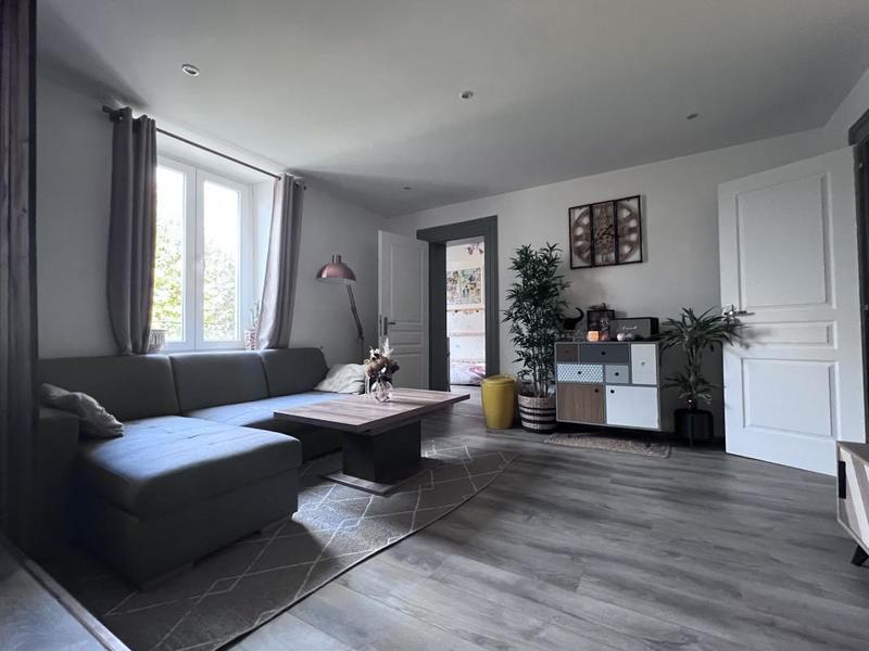 Appartement ancien - 99 m² - 5 pièces