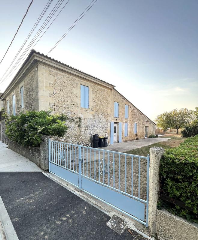 Maison ancienne - 224 m² - 8 pièces