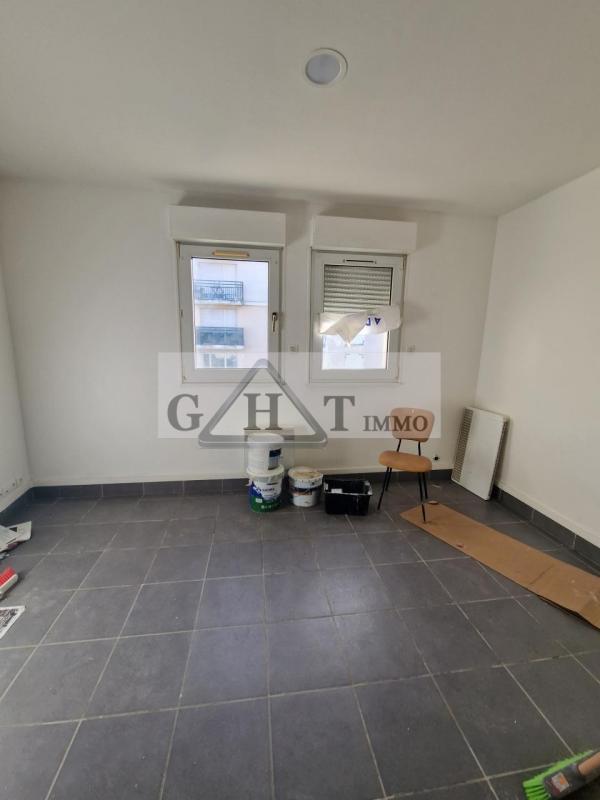 Local commercial - 623 m²