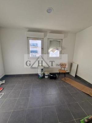 Local commercial - 623 m²