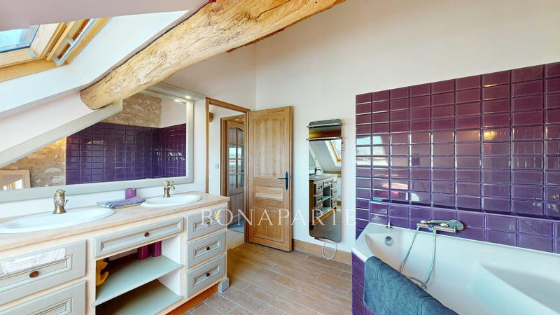 Maison - 280 m² - 7 pièces