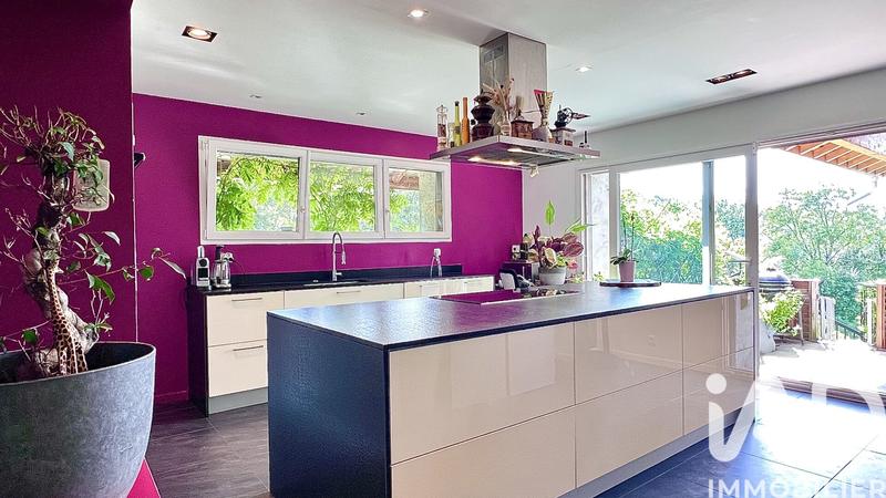 Maison - 300 m² - 5 pièces