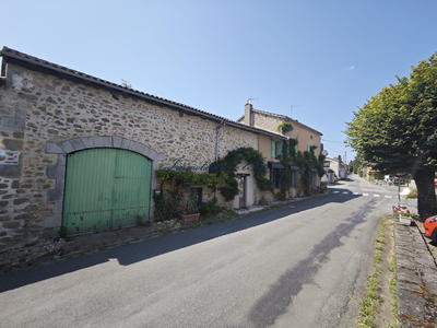 Maison - 331 m² - 6 pièces