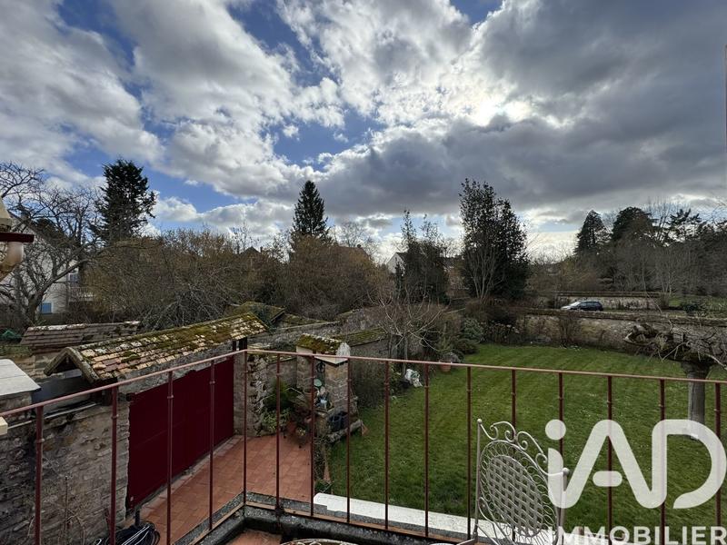 Maison - 180 m² - 8 pièces