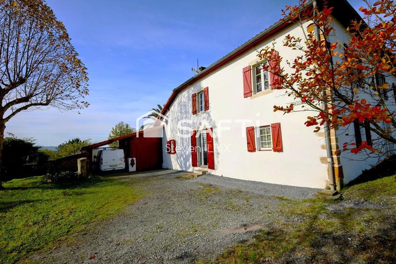 Maison - 250 m² - 8 pièces