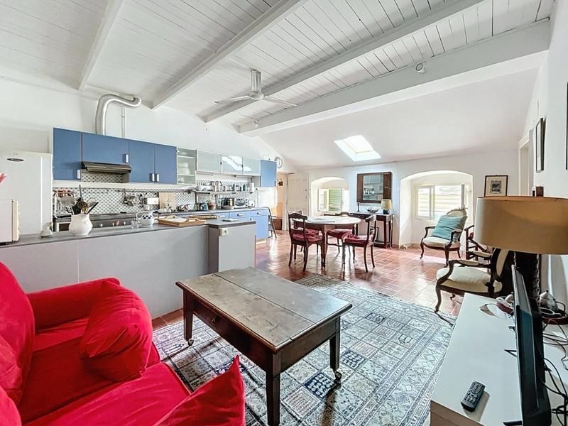 Appartement - 82 m² - 2 pièces