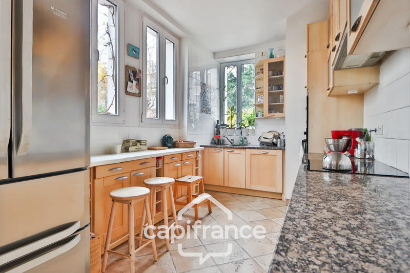 Maison bourgeoise - 250 m² - 10 pièces