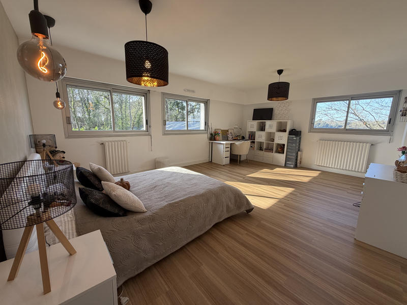 Maison - 334 m² - 8 pièces