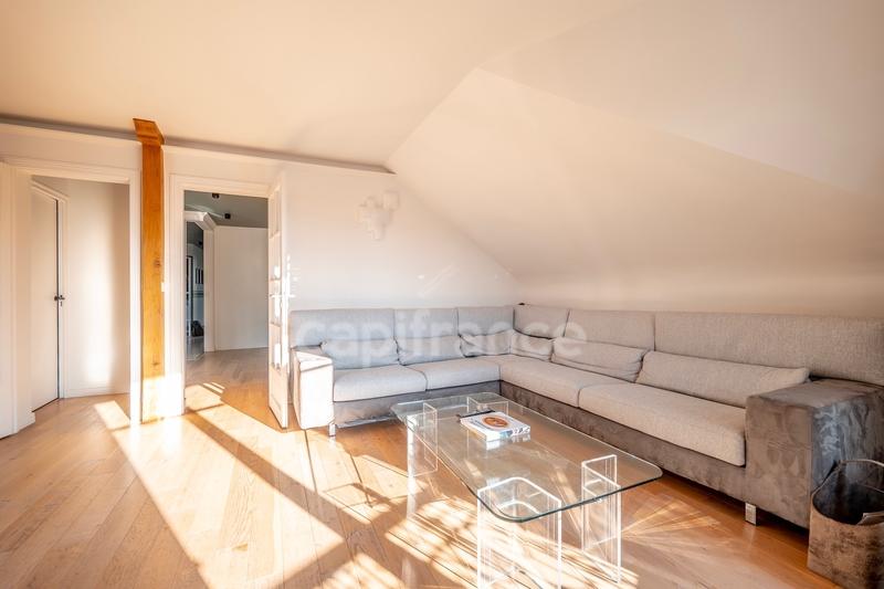 Appartement ancien - 129 m² - 6 pièces