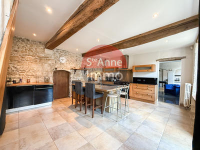 Maison - 177 m² - 7 pièces