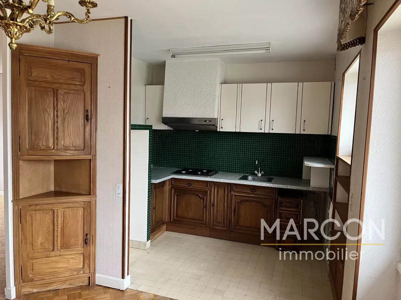 Maison - 265 m² - 10 pièces