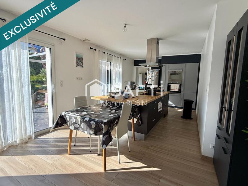 Maison - 200 m² - 8 pièces