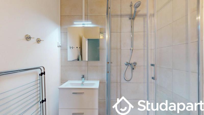 Chambre - 9 m² - 1 pièce