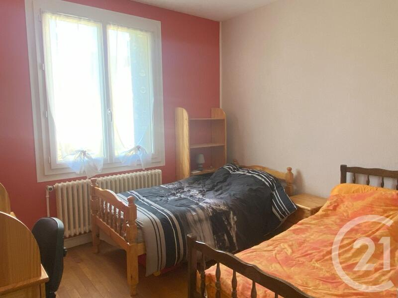 Maison - 233 m² - 9 pièces