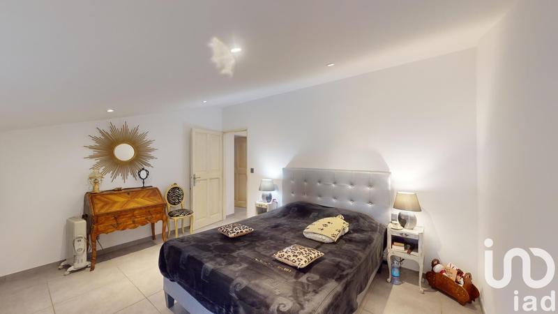 Maison - 270 m² - 9 pièces