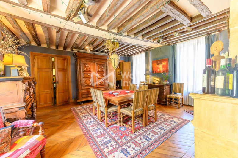 Maison - 350 m² - 15 pièces