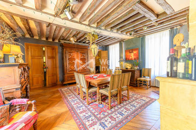 Maison - 350 m² - 15 pièces