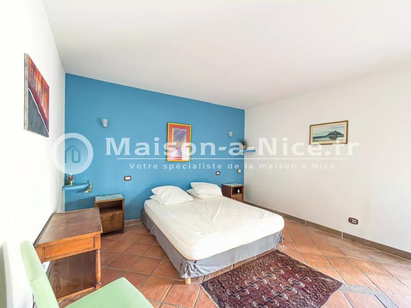 Maison - 285 m² - 10 pièces