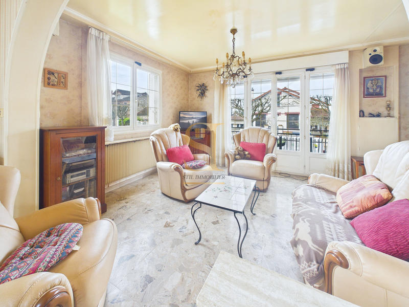 Maison - 121 m² - 6 pièces