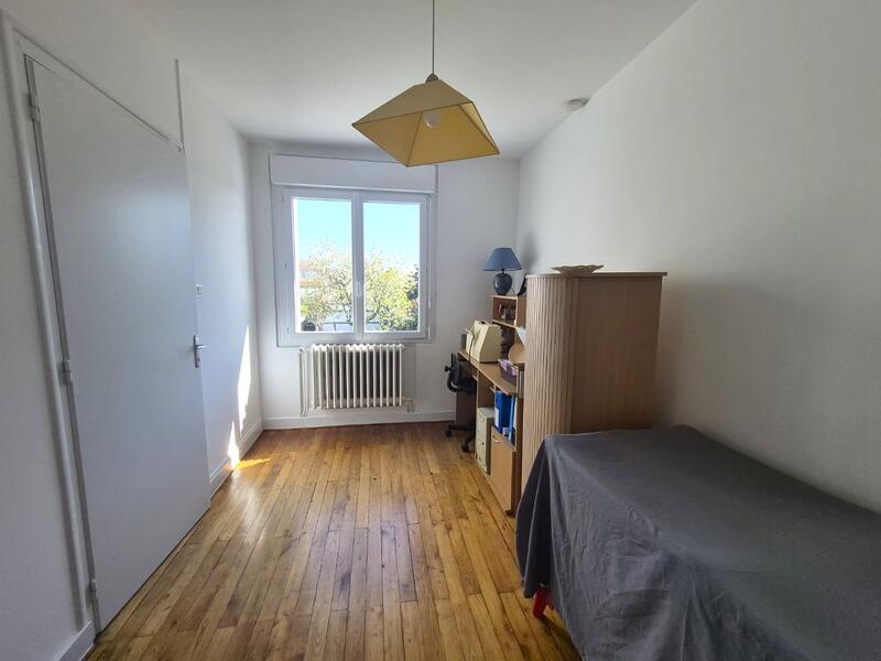 Maison - 99 m² - 5 pièces